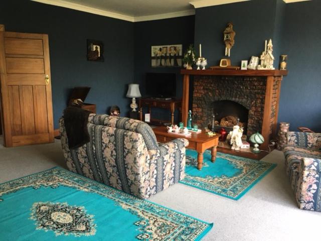 Hewling’s Manor Geraldine