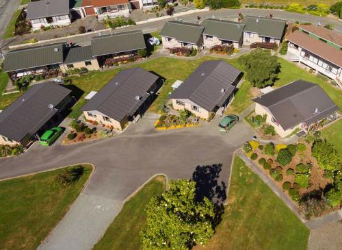 web-waihi-lodge_cottages