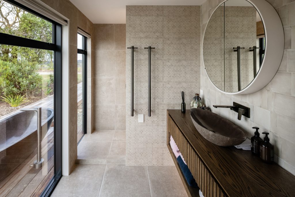 Master ensuite and outdoor bath